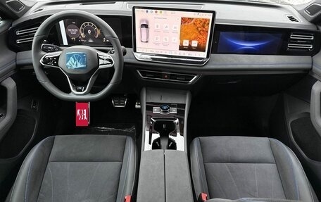 Volkswagen Tiguan II, 2025 год, 5 090 000 рублей, 9 фотография