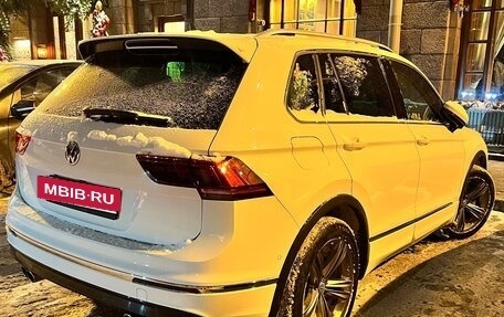 Volkswagen Tiguan II, 2018 год, 2 880 000 рублей, 2 фотография