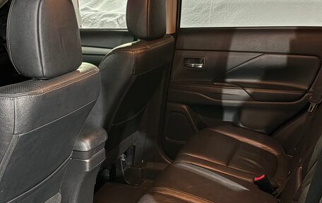 Mitsubishi Outlander III рестайлинг 3, 2012 год, 1 370 000 рублей, 11 фотография