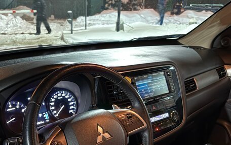 Mitsubishi Outlander III рестайлинг 3, 2012 год, 1 370 000 рублей, 13 фотография