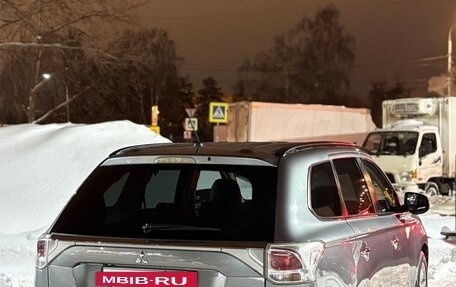 Mitsubishi Outlander III рестайлинг 3, 2012 год, 1 370 000 рублей, 4 фотография