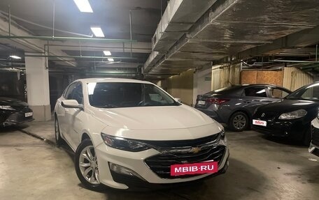 Chevrolet Malibu IX, 2019 год, 1 420 000 рублей, 2 фотография