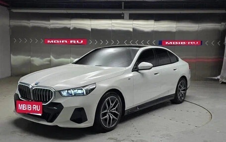 BMW 5 серия, 2024 год, 1 фотография
