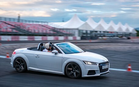 Audi TT, 2015 год, 3 000 000 рублей, 3 фотография