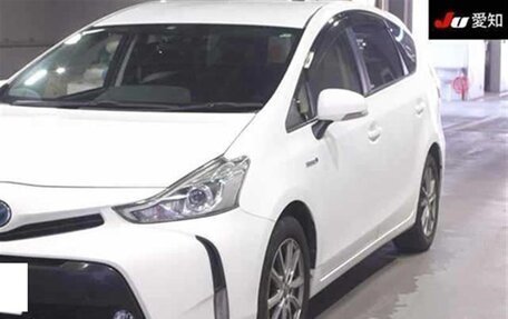 Toyota Prius Alpha I (ZVW40/41), 2015 год, 1 470 000 рублей, 2 фотография