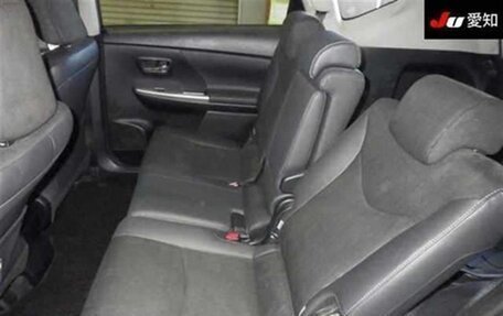 Toyota Prius Alpha I (ZVW40/41), 2015 год, 1 470 000 рублей, 5 фотография