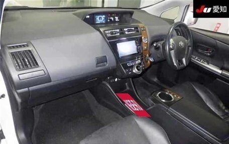 Toyota Prius Alpha I (ZVW40/41), 2015 год, 1 470 000 рублей, 4 фотография