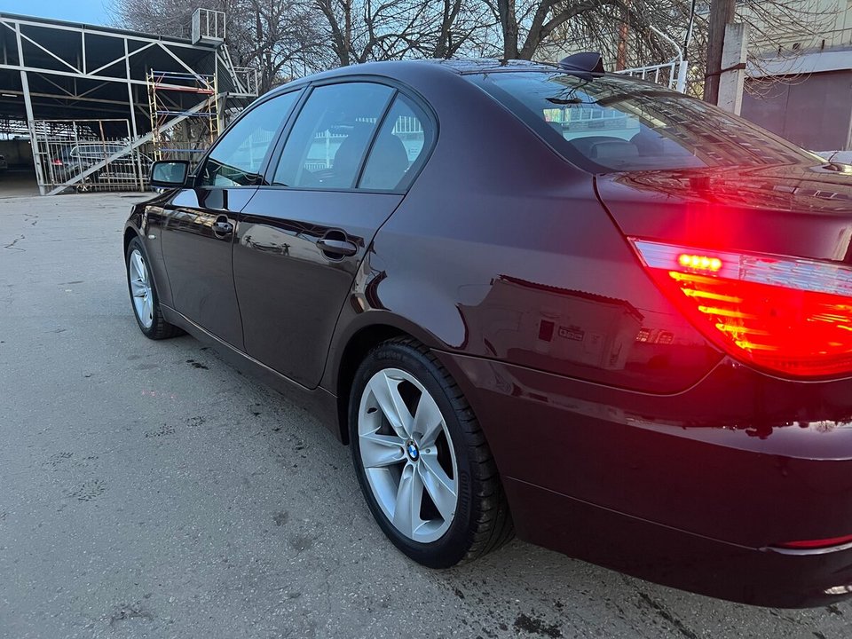 BMW 5 серия F10, F11, F07, 2010 год, 250 000 рублей, 2 фотография