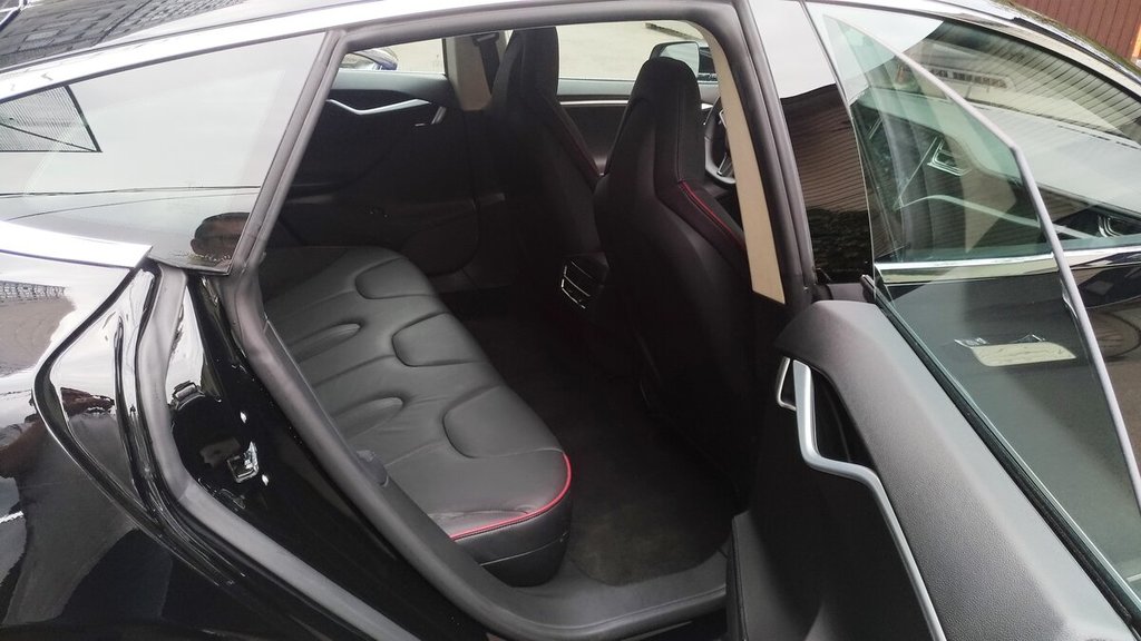 Tesla Model S I, 2015 год, 600 000 рублей, 8 фотография