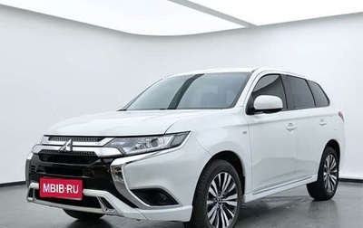 Mitsubishi Outlander III рестайлинг 3, 2022 год, 1 900 000 рублей, 1 фотография