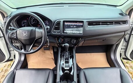 Honda Vezel, 2022 год, 1 234 000 рублей, 9 фотография