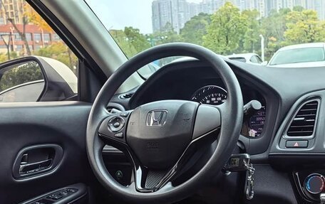 Honda Vezel, 2022 год, 1 234 000 рублей, 10 фотография