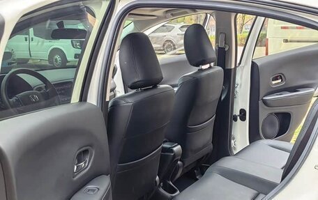 Honda Vezel, 2022 год, 1 234 000 рублей, 13 фотография