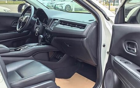 Honda Vezel, 2022 год, 1 234 000 рублей, 19 фотография