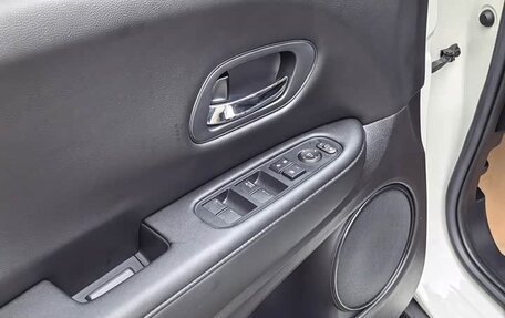 Honda Vezel, 2022 год, 1 234 000 рублей, 18 фотография