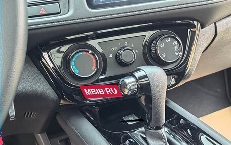 Honda Vezel, 2022 год, 1 234 000 рублей, 14 фотография