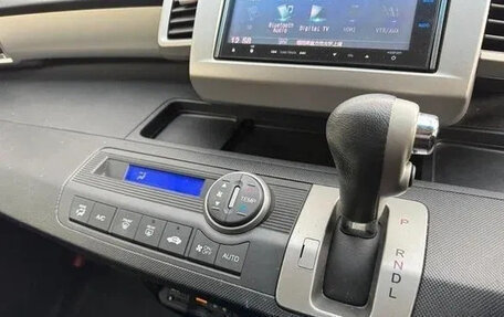 Honda Freed I, 2014 год, 850 060 рублей, 14 фотография