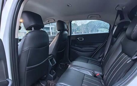 Honda Vezel, 2023 год, 2 034 000 рублей, 15 фотография