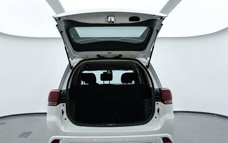 Mitsubishi Outlander III рестайлинг 3, 2022 год, 1 900 000 рублей, 14 фотография