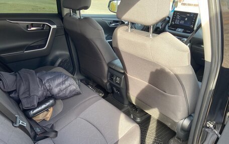 Toyota RAV4, 2021 год, 3 050 000 рублей, 8 фотография