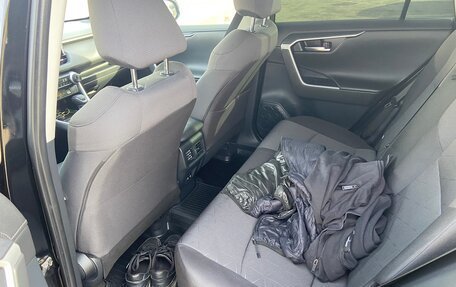 Toyota RAV4, 2021 год, 3 050 000 рублей, 10 фотография