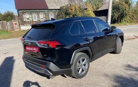 Toyota RAV4, 2021 год, 3 050 000 рублей, 18 фотография