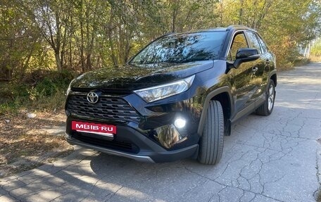 Toyota RAV4, 2021 год, 3 050 000 рублей, 19 фотография