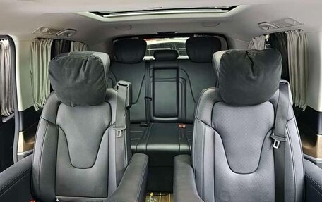 Mercedes-Benz V-Класс, 2022 год, 5 370 000 рублей, 10 фотография