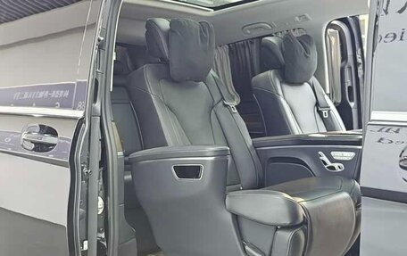 Mercedes-Benz V-Класс, 2022 год, 5 370 000 рублей, 8 фотография