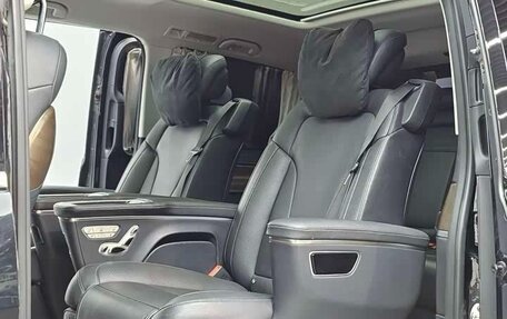 Mercedes-Benz V-Класс, 2022 год, 5 370 000 рублей, 7 фотография