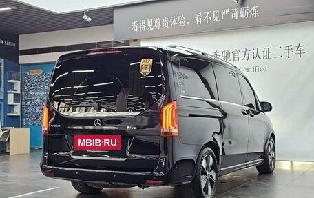 Mercedes-Benz V-Класс, 2022 год, 5 370 000 рублей, 5 фотография