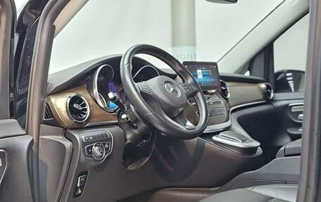 Mercedes-Benz V-Класс, 2022 год, 5 370 000 рублей, 14 фотография