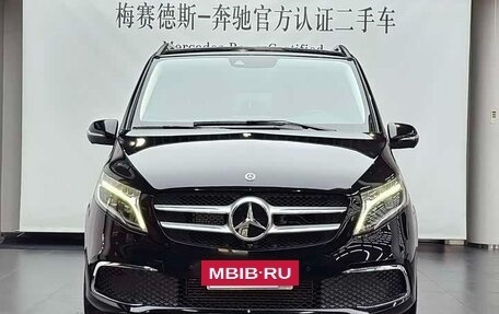 Mercedes-Benz V-Класс, 2022 год, 5 370 000 рублей, 2 фотография