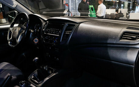 Mitsubishi L200 IV рестайлинг, 2019 год, 2 050 000 рублей, 7 фотография