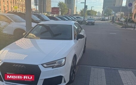 Audi A4, 2017 год, 2 200 000 рублей, 4 фотография
