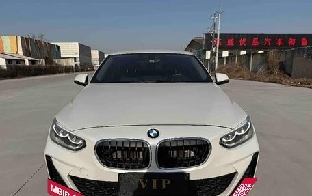 BMW 1 серия, 2022 год, 1 680 000 рублей, 2 фотография