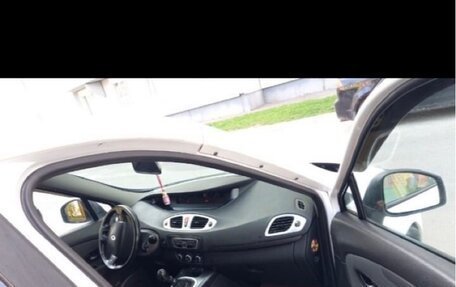 Renault Scenic III, 2010 год, 700 000 рублей, 4 фотография