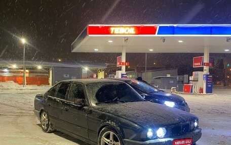 BMW 5 серия, 1993 год, 320 000 рублей, 1 фотография