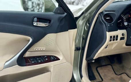 Lexus IS II рестайлинг 2, 2005 год, 1 300 000 рублей, 16 фотография