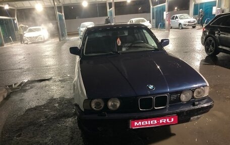 BMW 5 серия, 1989 год, 300 000 рублей, 1 фотография