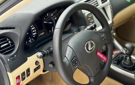 Lexus IS II рестайлинг 2, 2005 год, 1 300 000 рублей, 19 фотография