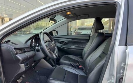 Toyota Vios III, 2022 год, 1 090 000 рублей, 7 фотография