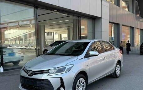 Toyota Vios III, 2022 год, 1 090 000 рублей, 3 фотография
