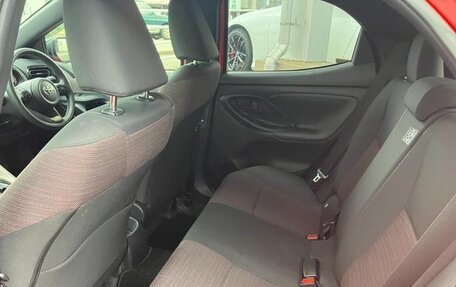 Toyota Yaris, 2023 год, 1 250 777 рублей, 28 фотография