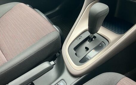 Toyota Yaris, 2023 год, 1 250 777 рублей, 20 фотография