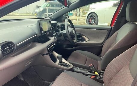 Toyota Yaris, 2023 год, 1 250 777 рублей, 29 фотография