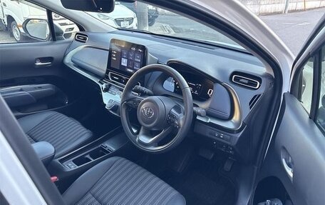 Toyota Aqua, 2021 год, 1 275 000 рублей, 10 фотография