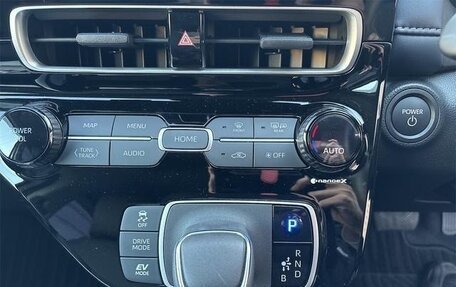 Toyota Aqua, 2021 год, 1 275 000 рублей, 15 фотография