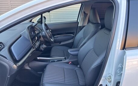 Toyota Aqua, 2021 год, 1 275 000 рублей, 17 фотография