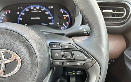 Toyota Yaris Cross, 2021 год, 1 640 000 рублей, 12 фотография